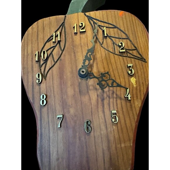 VTG Wooden Apple Wall Clock School Classroom Kitchen Retro Cottagecore READ!! - Picture 5 of 10